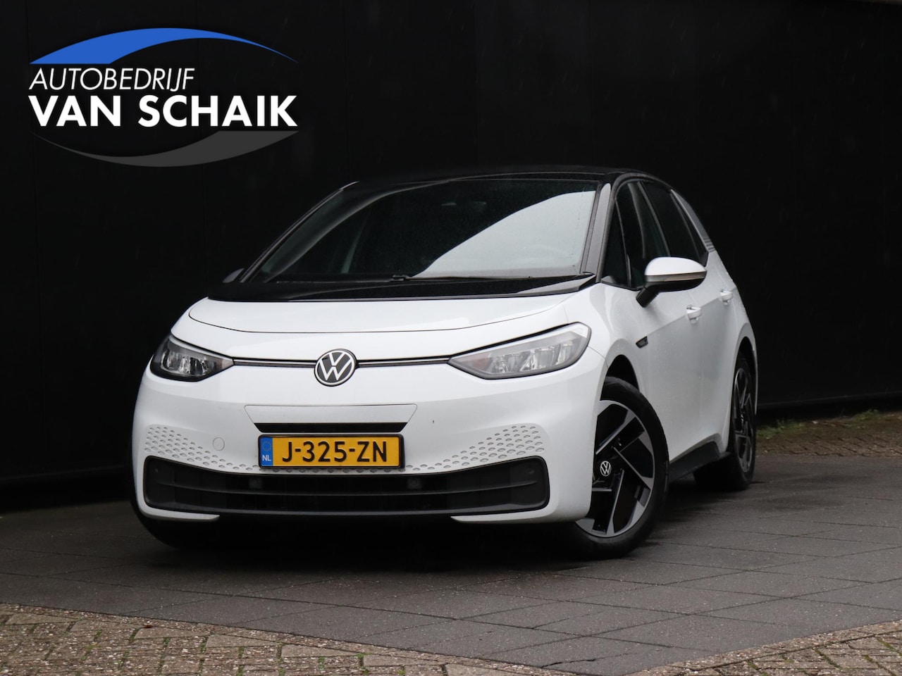 Volkswagen ID.3 - First 58 kWh | PDC | CRUISE | NAVI | APPLE CARPLAY | STOEL/STUURVERW. | - AutoWereld.nl