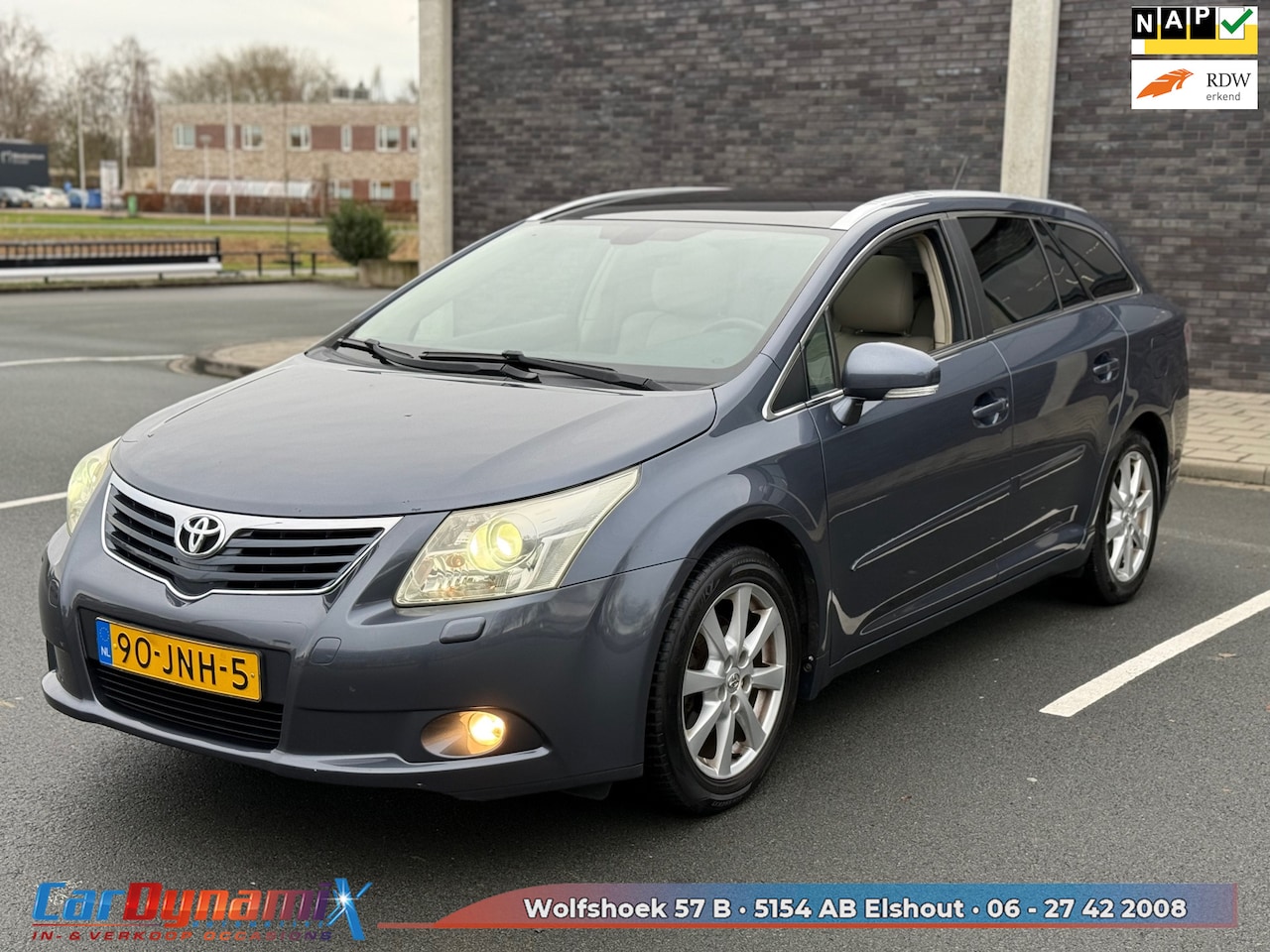 Toyota Avensis Wagon - 2.0 VVTi Executive Business | Automaat | Leder | Navi | Pano | Camera | Xenon | Topuitvoer - AutoWereld.nl