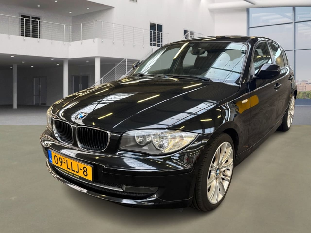BMW 1-serie - 116i/ AUTOMAAT/ VELGEN - AutoWereld.nl