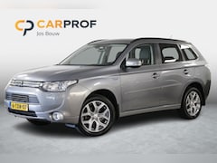 Mitsubishi Outlander - 2.0 PHEV Executive Edition Climate | Camera | Lichtmetaal | Cruise | Xenon