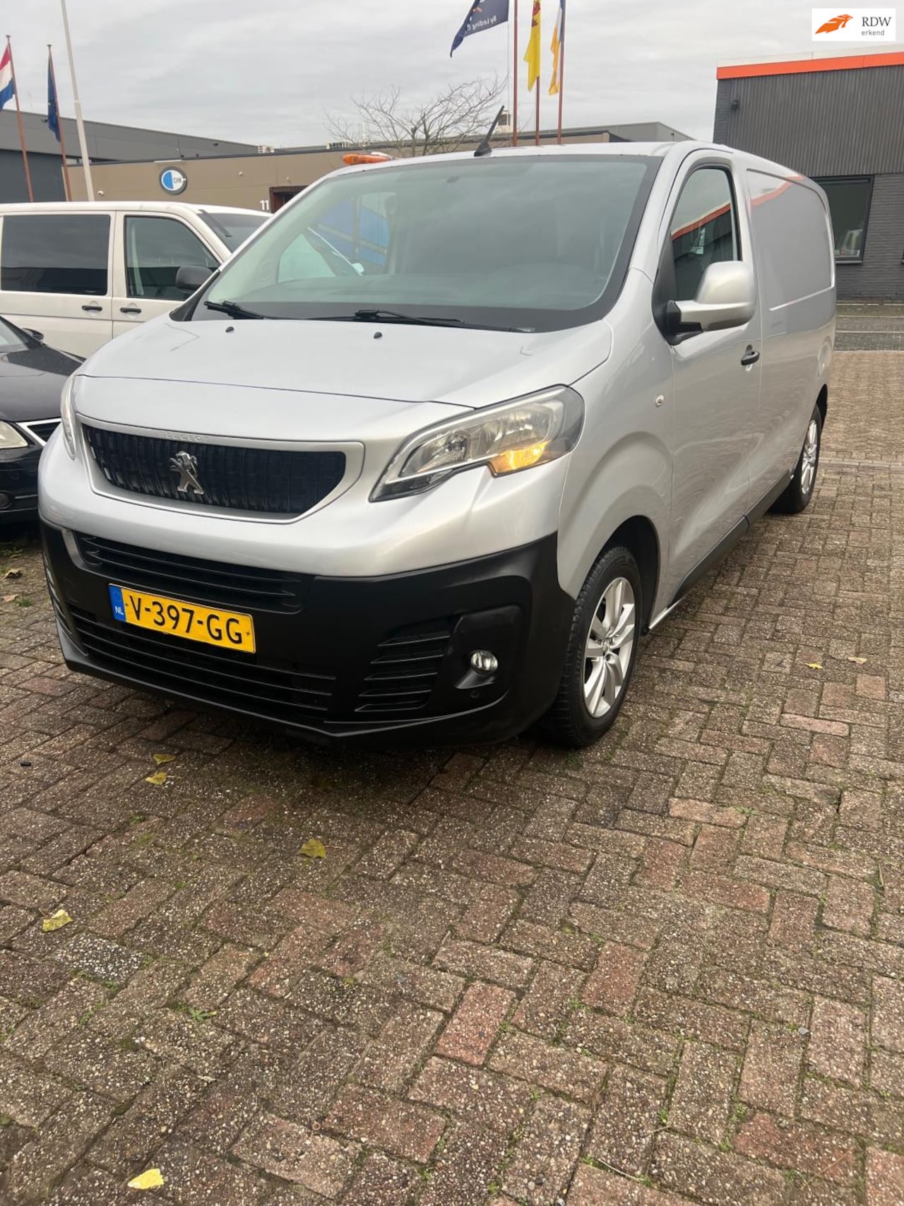 Peugeot Expert - 226S 1.6 BlueHDI 95 Premium automaat - AutoWereld.nl