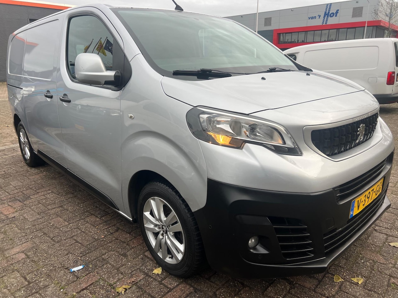 Peugeot Expert - 226S 1.6 BlueHDI 95 Premium automaat - AutoWereld.nl