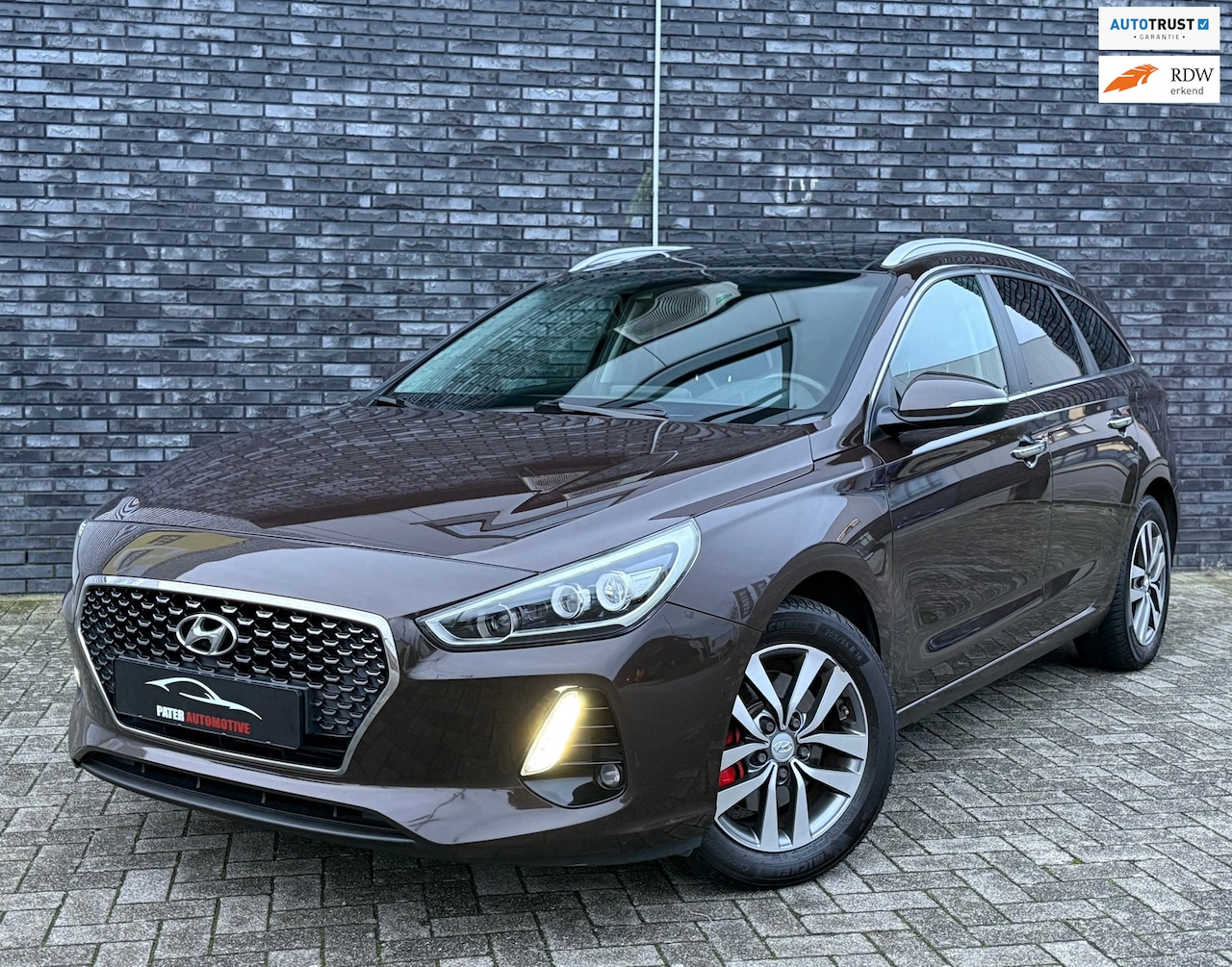 Hyundai i30 Wagon - 1.4 T-GDI Premium Panorama|BLIS|Camera|Full Keyless|Trekhaak|Carplay|Stuurflippers - AutoWereld.nl