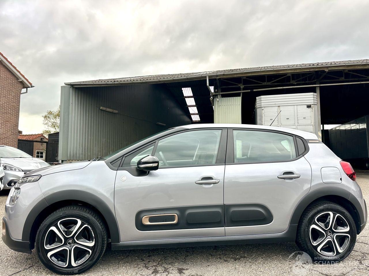 Citroën C3 - 1.2 PureTech 83pk C-Series - navi - line assist - clima - cruise - apple carpl - 66dkm nap - AutoWereld.nl