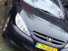 Peugeot 307 - 1.6-16V Gentry