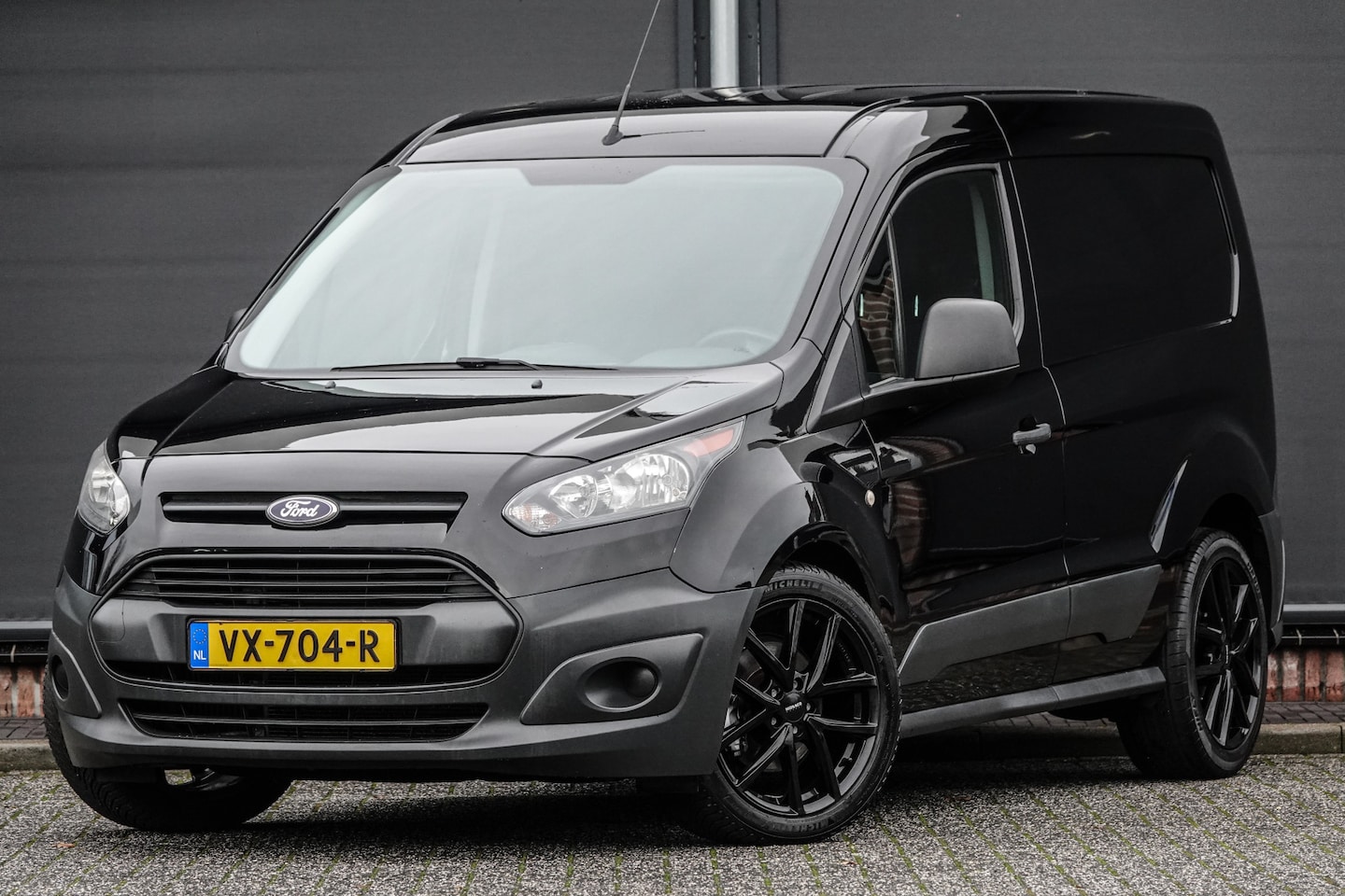 Ford Transit Connect - L1 | 1.5Tdci 75Pk | Ambiente | 18'' | Shadow Black - AutoWereld.nl