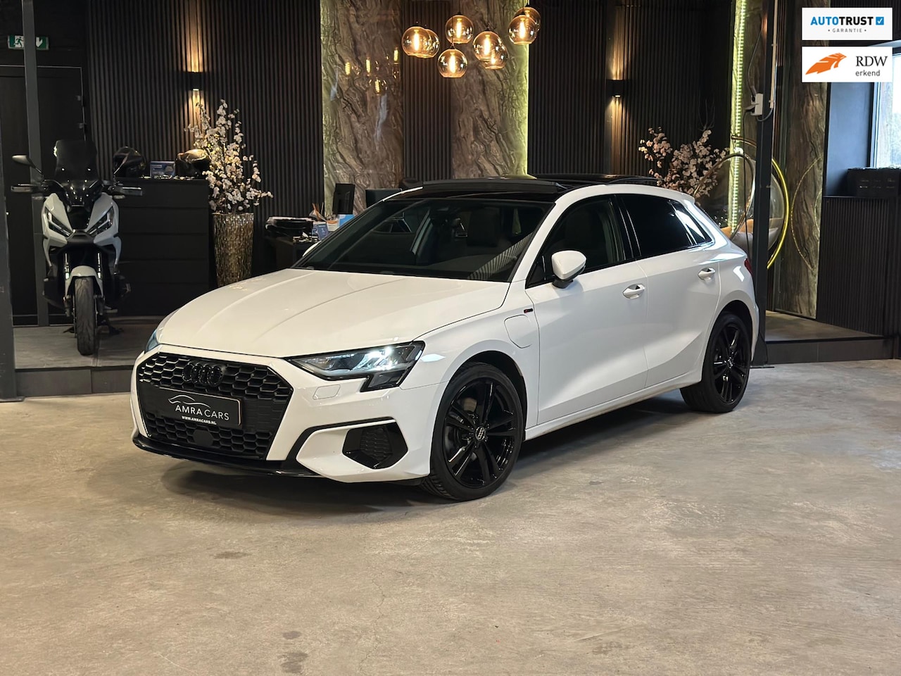 Audi A3 Sportback - 40 TFSI e 3X S-Line|PANORAMA|KEYLESS - AutoWereld.nl