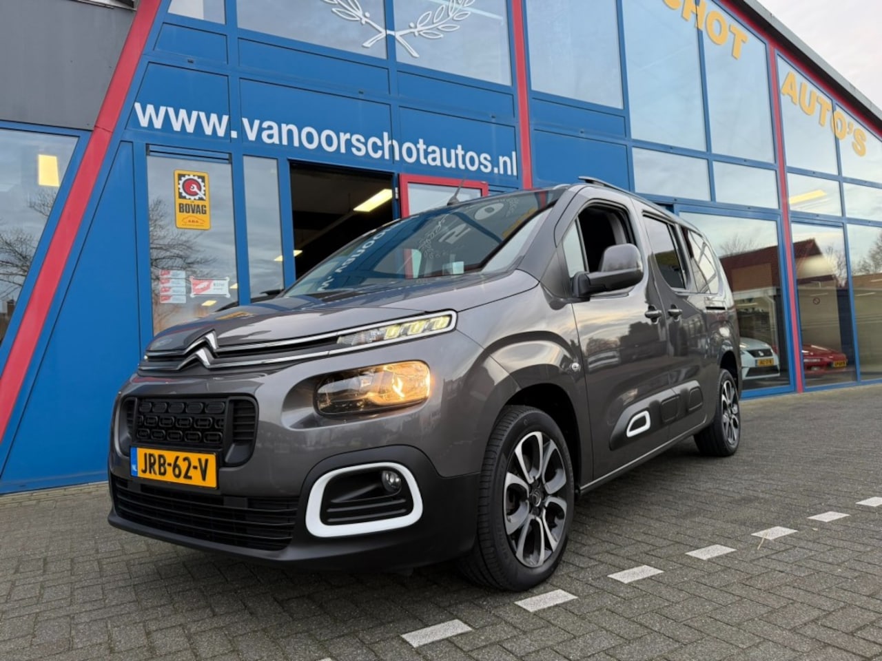 Citroën Berlingo XL - 1.2 130pk Automaat Shine Navi Carplay Camera Airco(ECC) bj2021 - AutoWereld.nl
