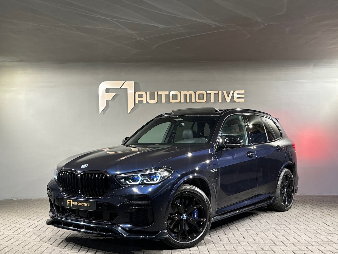 BMW X5 - XDrive45e M Sport Pano|HuD|Memory|Trekhaak|Laser|360c - AutoWereld.nl
