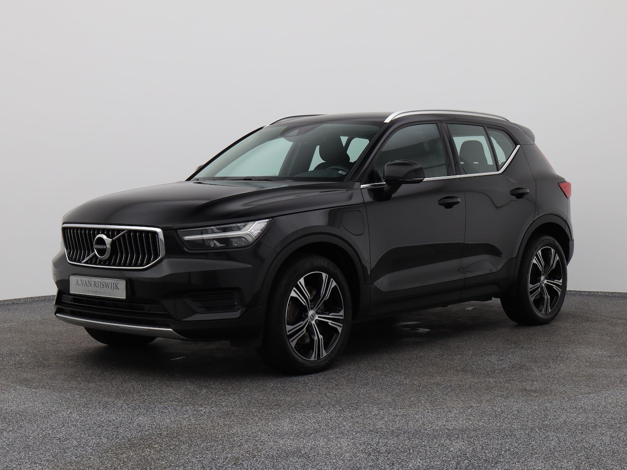 Volvo XC40 - 1.5 T4 Recharge Inscription Expression | CAMERA | KEYLESS | STOEL- EN STUURVERW. - AutoWereld.nl