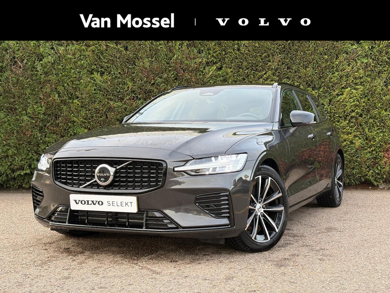 Volvo V60 - T6 Plug-in hybrid AWD Plus Dark - AutoWereld.nl
