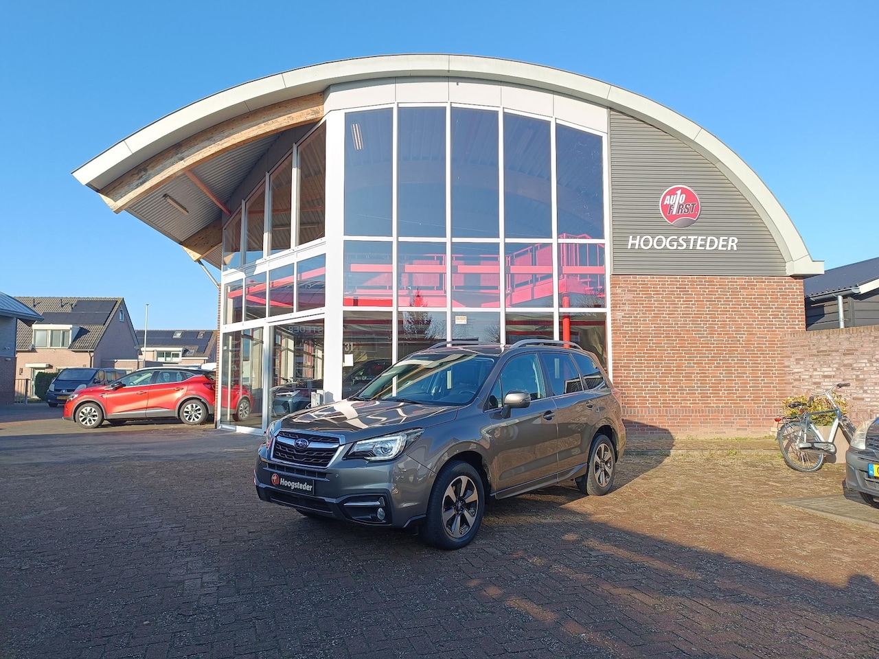 Subaru Forester - 2.0 Premium automaat, trekhaak, schuifdak - AutoWereld.nl