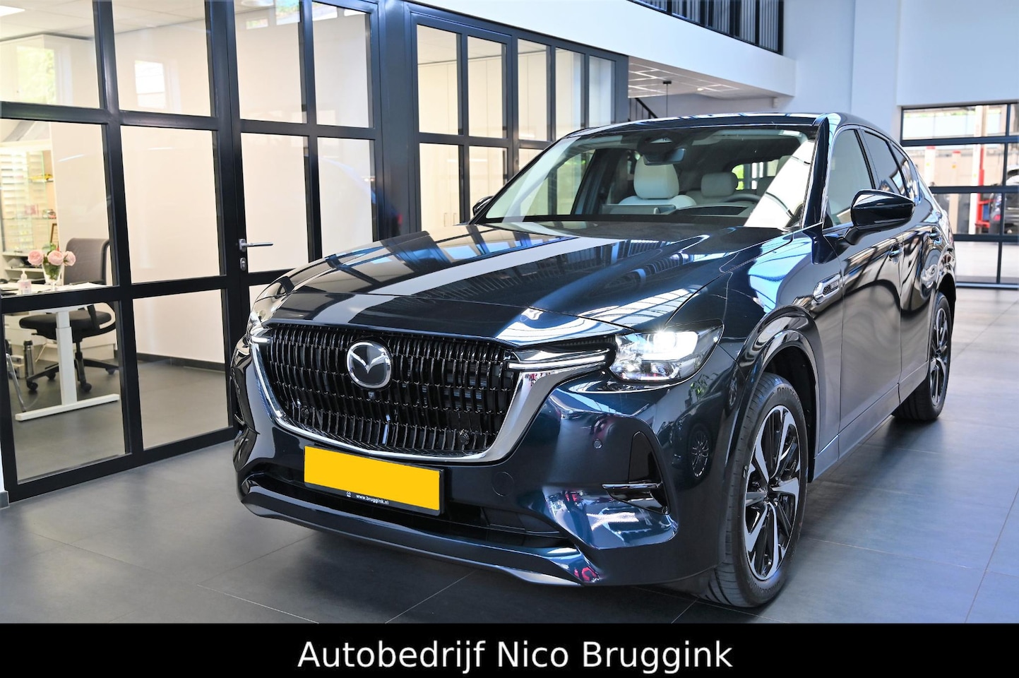 Mazda CX-60 - e-SkyActiv 327 PHEV automaat Takumi met Convenience/Sound & Driver Assistance & Panoramic - AutoWereld.nl