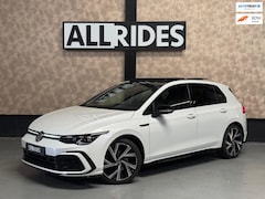 Volkswagen Golf - 1.5 eTSI Style R-Line | Pano | sfeerverlichting | Stoel-/stuurverwarming | Camera