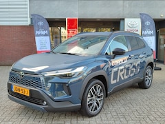 Toyota Corolla Cross - Hybrid 140 DYNAMIC NIEUW MODEL STOEL/STUURVERW BLIND SPOT 18'' LM-VELGEN EL-ACHTERKLEP KEY