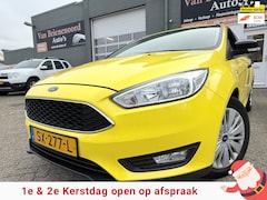 Ford Focus Wagon - 1.5 TDCI Lease Edition 6 bak met trekhaak en parkeersensoren en navigatie en bluetooth tel