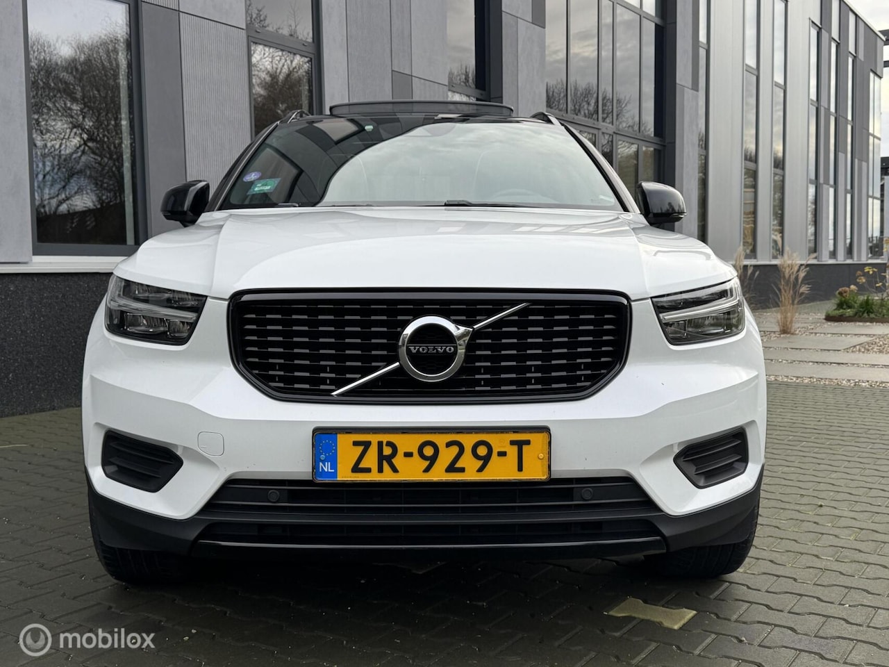 Volvo XC40 - 1.5 T3 R-Design ACC|Nav|Pano| - AutoWereld.nl