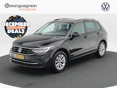 Volkswagen Tiguan - 1.5 TSi 150 Pk Automaat Life | Trekhaak | Adaptive Cruise | Carplay | Climate Control | Pa