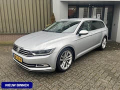 Volkswagen Passat Variant - 1.6 TDI Highline | Airco | Trekhaak | Adaptive cruise control | LED |