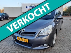 Toyota Verso - Nette in Nederland nieuw geleverde auto met trekhaak, cruise controle en lage kilometersta