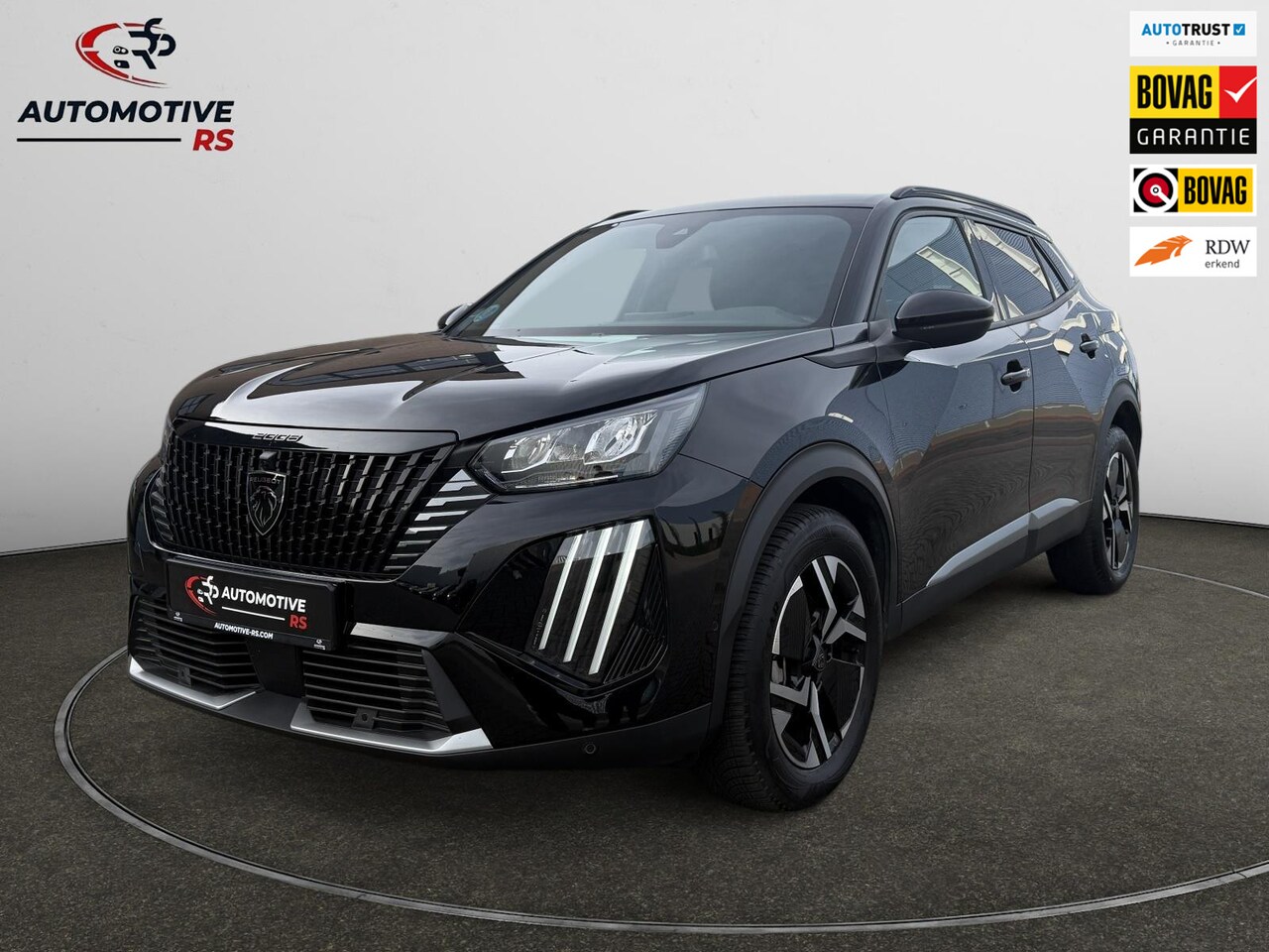 Peugeot 2008 - 1.2 PureTech Allure 145pk Aut.Navi Pano 360° dodehoek Camera ACC Carbon Apple Carplay & An - AutoWereld.nl