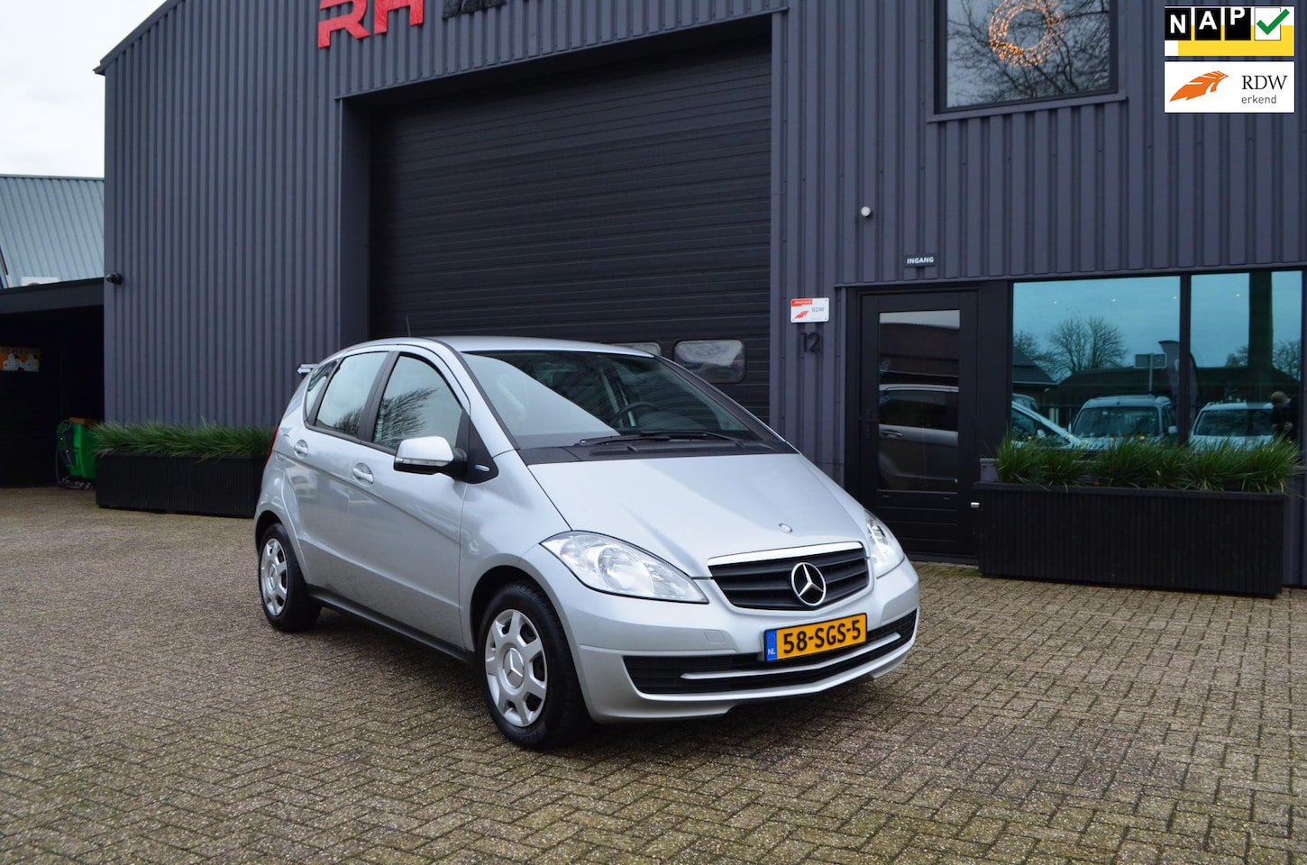 Mercedes-Benz A-klasse - 160 BlueEFFICIENCY Business Class | Trekhaak | Airco - AutoWereld.nl