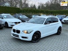 BMW 1-serie - 116i Business|Nieuwe Ketting + Klepseals|Carplay|Leder|Navigatie|Airco|Cruise control|Nett