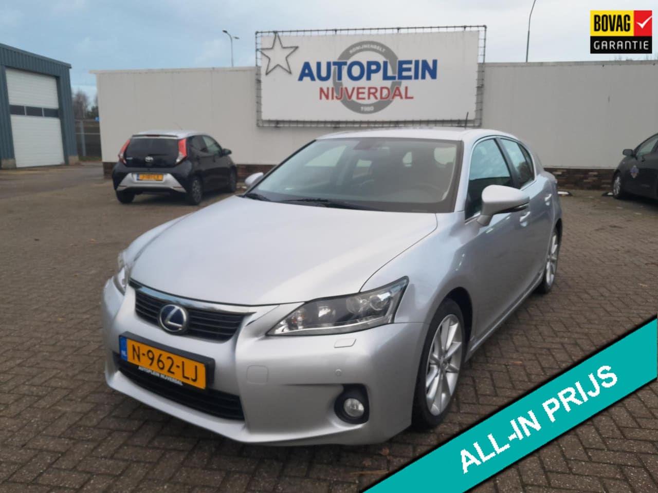 Lexus CT 200h - Luxury Line keurig nette maar ook luxe goed onderhouden Lexus met een mooie kilometerstand - AutoWereld.nl