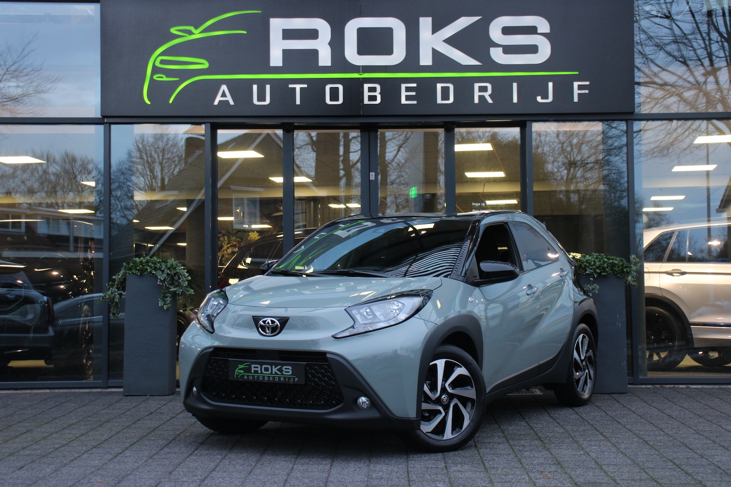 Toyota Aygo X - 1.0 VVT-i S-CVT Pulse Two-tone Automaat - AutoWereld.nl