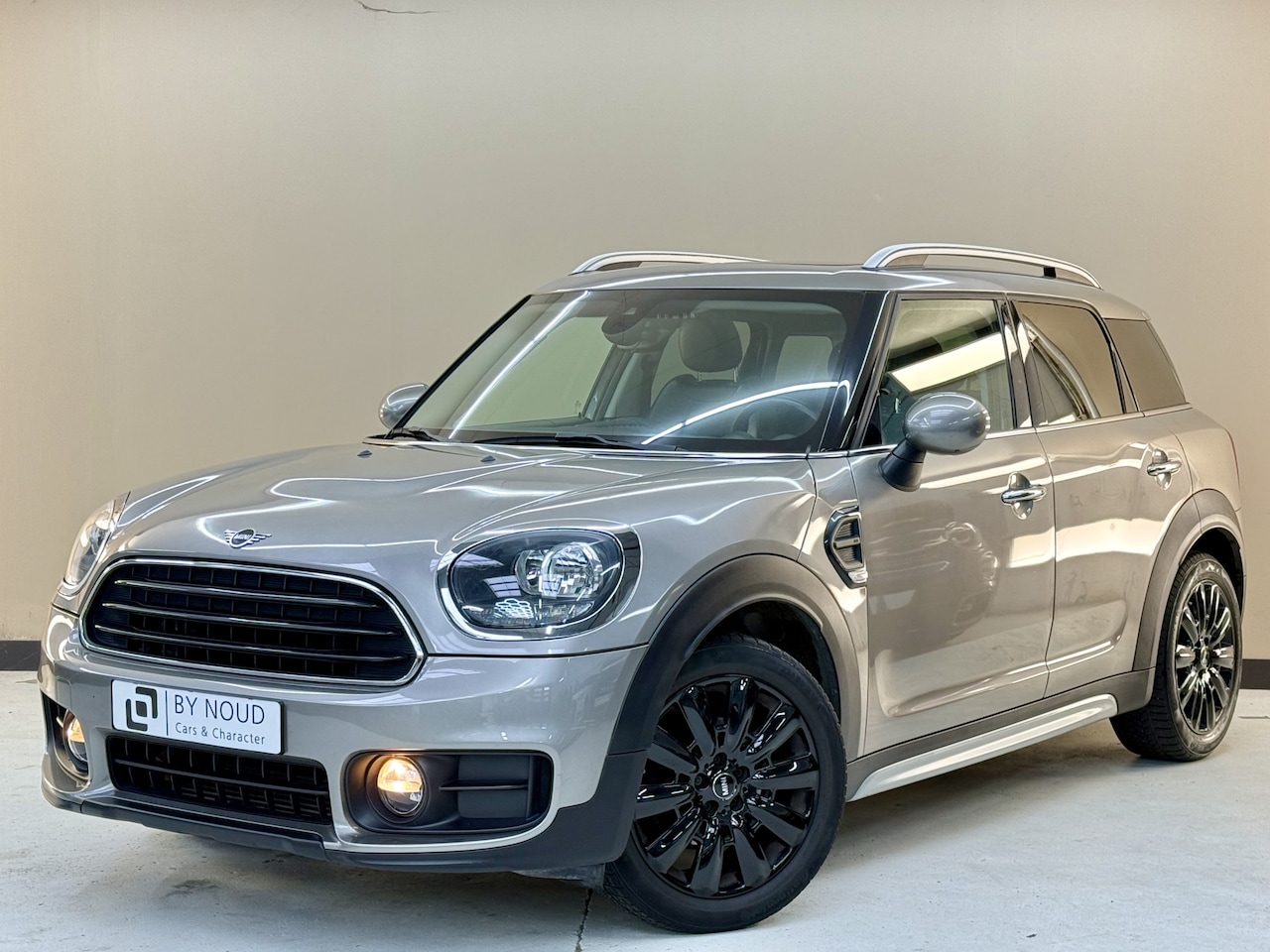 MINI Countryman - 1.5 One Mini 1.5 One, 102Pk, 2018, 1ste eigenaresse, Volledig leder, Panoramadak, Cruise control, - AutoWereld.nl