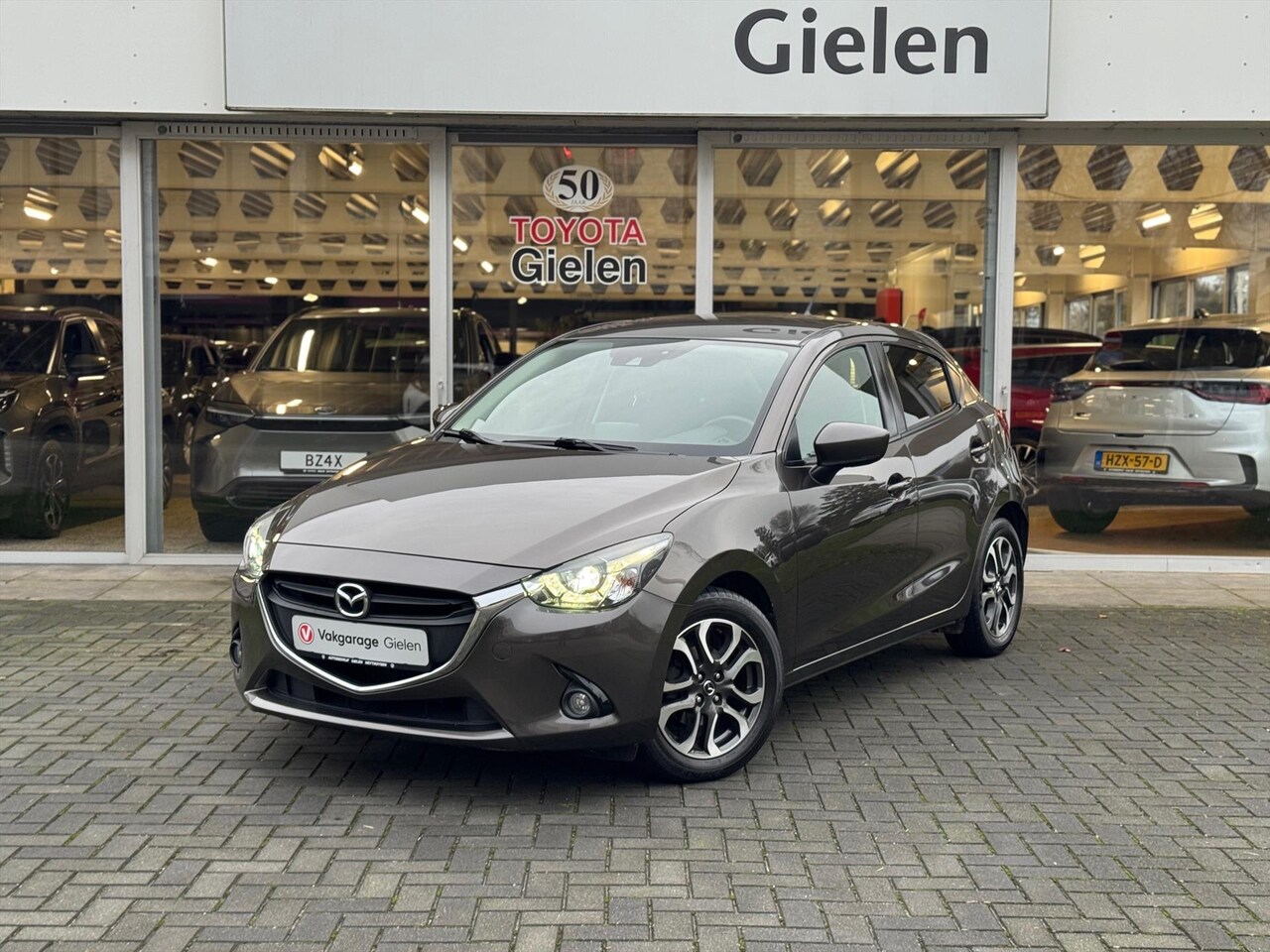 Mazda 2 - 1.5 SKYACTIV-G 90PK TS+ | Navigatie, Parkeersensoren, 16 inch, Climate control, Cruise con - AutoWereld.nl
