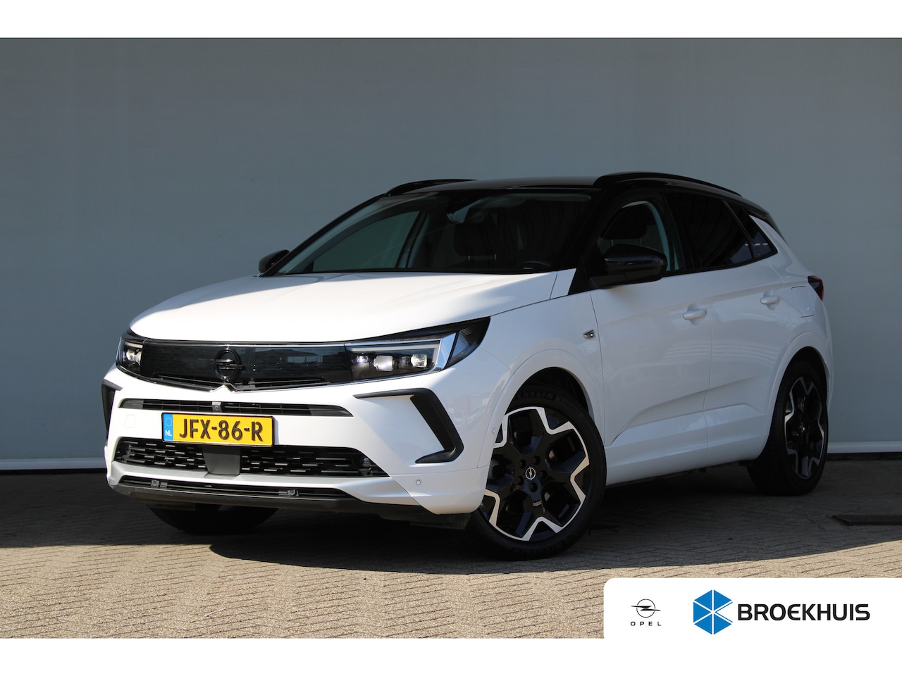 Opel Grandland - 1.6 Plug-In Hybrid 4X4 | Matrix LED koplampen | Stoel & stuur verwarmd | Alcantara bekledi - AutoWereld.nl