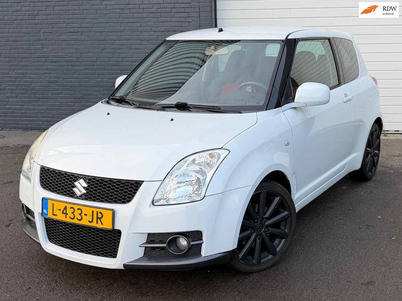 Suzuki Swift - 1.6 Sport CARPLAY/VOLO-H/STOELVERWARMING/KEYLES/LMV - AutoWereld.nl