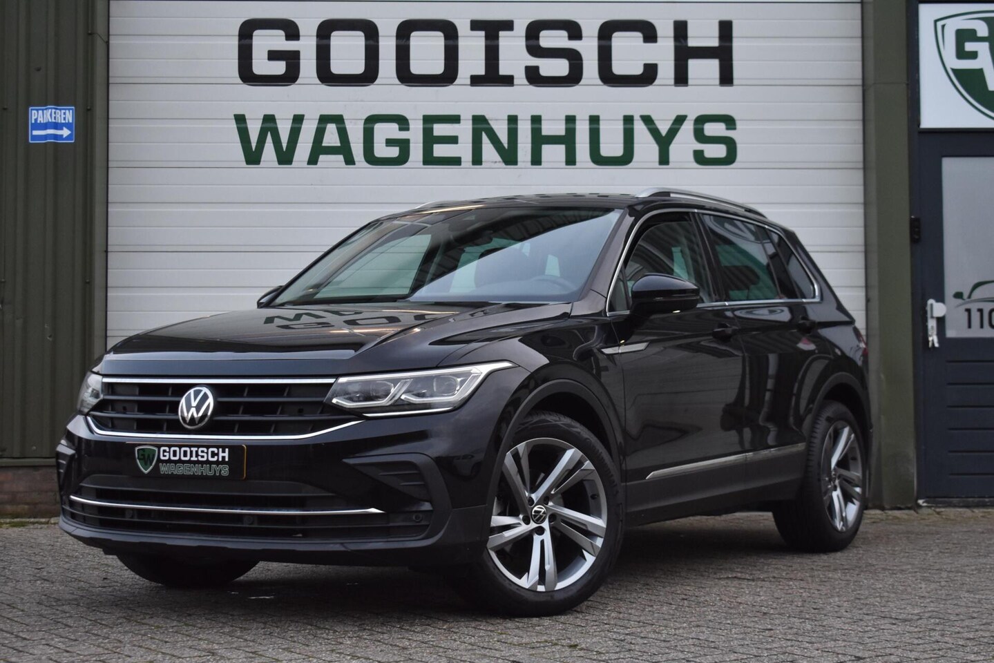 Volkswagen Tiguan - 1.5 TSI Life Business | IQ Light | Digital Dash| Trekhaak | Carplay | - AutoWereld.nl