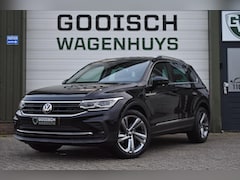 Volkswagen Tiguan - 1.5 TSI Life Business | IQ Light | Digital Dash| Trekhaak | Carplay |
