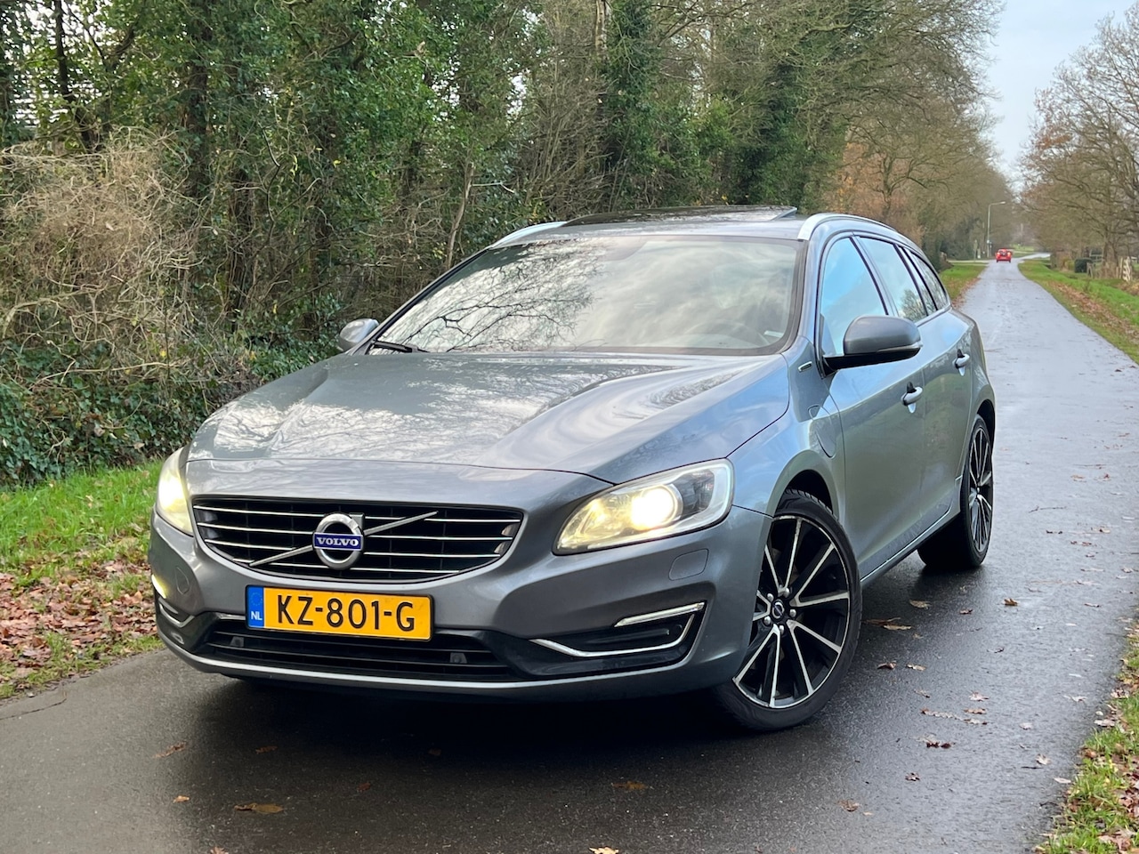 Volvo V60 - 2.4 D6 Twin Engine Momentum | Schuif/Kanteldak + Leder + Automaat Nu € 6.999,-!!! - AutoWereld.nl