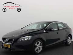 Volvo V40 - 1.6 T4 180PK Momentum AUTOMAAT / TREKHAAK / D-RIEM VV / NAVI / CLIMA / PDC / CAMERA / NAVI