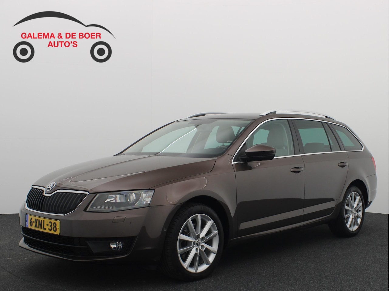 Skoda Octavia Combi - 1.8 TSI 180PK Greentech Elegance Businessline AUTOMAAT / 1600KG TREKKEN / XENON / KEYLESS - AutoWereld.nl