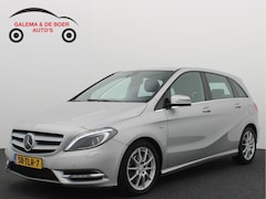 Mercedes-Benz B-klasse - 180 Ambition AUTOMAAT / XENON / LEDER / ZWARTE HEMEL / NAVI / AIRCO / PDC / CRUISE / NL-AU