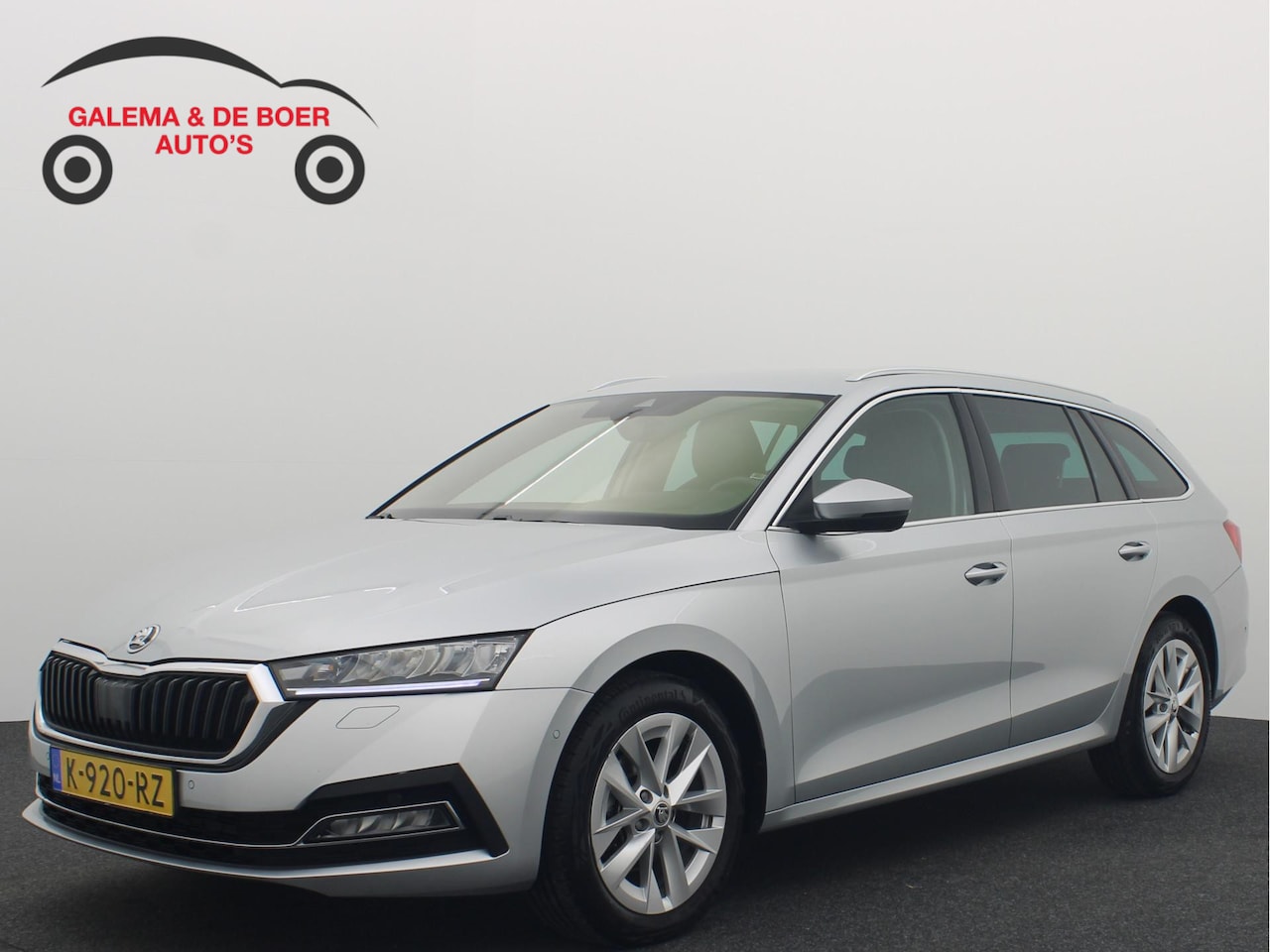 Skoda Octavia Combi - 1.0 e-TSI Business Edition Plus AUTOMAAT / LEDER / STOELVERW / CAMERA / KEYLESS / CARPLAY - AutoWereld.nl