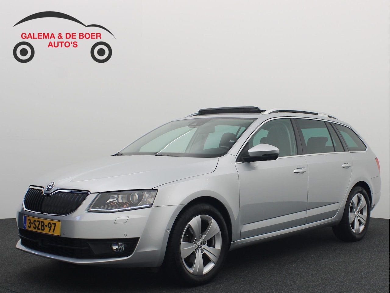 Skoda Octavia Combi - 1.2 TSI Greentech Elegance Businessline AUTOMAAT / TREKHAAK / RS-STOELEN / XENON / PANORA - AutoWereld.nl