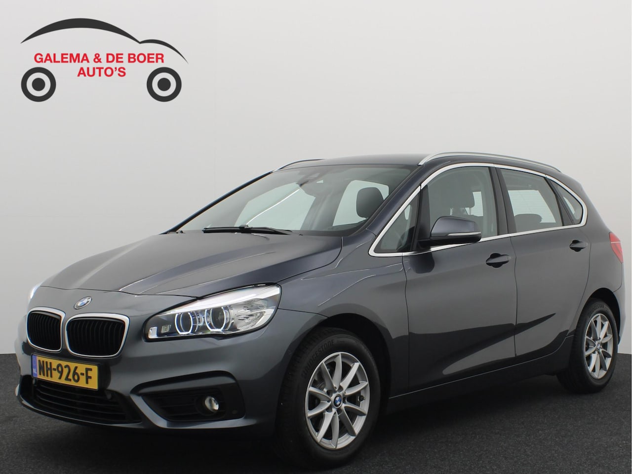 BMW 2-serie Active Tourer - 216i Centennial High Executive TREKHAAK / STOELVERW / NAVI / CLIMA / PDC / FULL LED / NL-A - AutoWereld.nl