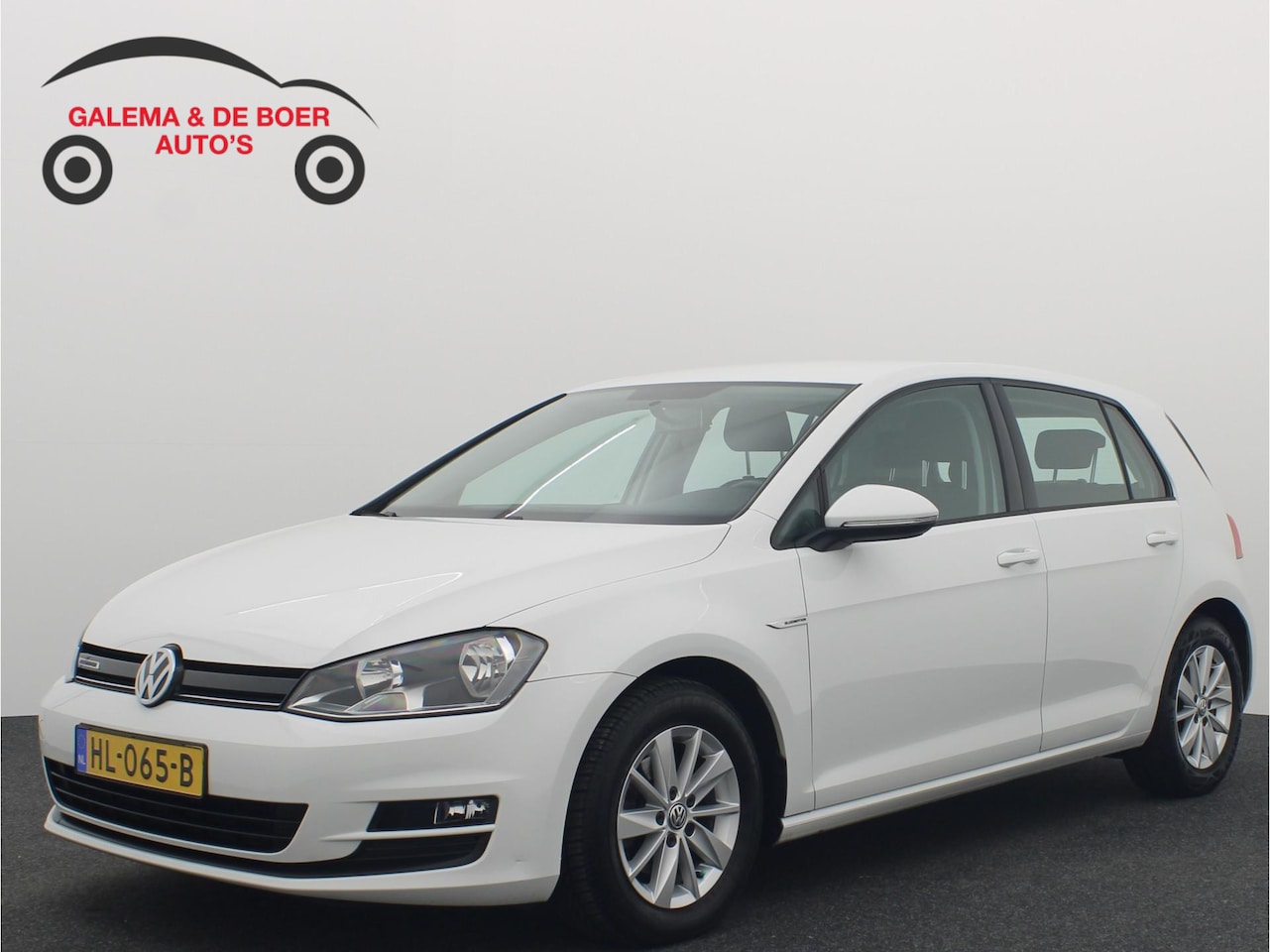 Volkswagen Golf - 1.0 TSI Trendline NAVI / AIRCO / CRUISE / BLUETOOTH / ELEK RAMEN / NL-AUTO - AutoWereld.nl