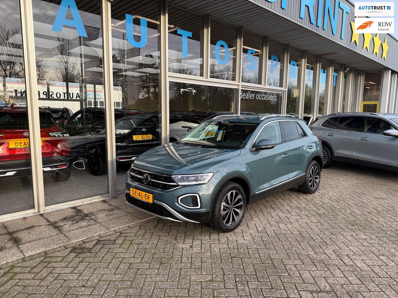 Volkswagen T-Roc - 1.5 TSI Style 150PK / CARPLAY / ACHTERUITRIJCAMERA / ELEKTRISCHE ACHTERKLEP - AutoWereld.nl
