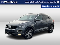 Volkswagen T-Roc - 1.5 TSI 150pk R-Line DSG Automaat Navigatie by APP / Panorama dak / LM 18 inch / Park Assi