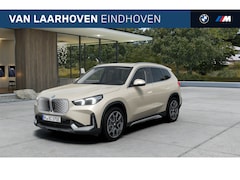 BMW iX1 - xDrive30 xLine / Panoramadak / Adaptieve LED / Achteruitrijcamera / M Adaptief onderstel /