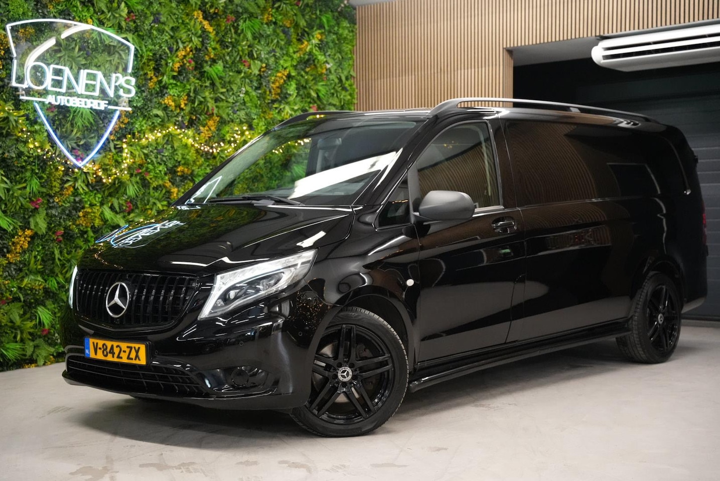 Mercedes-Benz Vito - 119 CDI Extra Lang / Automaat / LED / Leder / Cruise - AutoWereld.nl