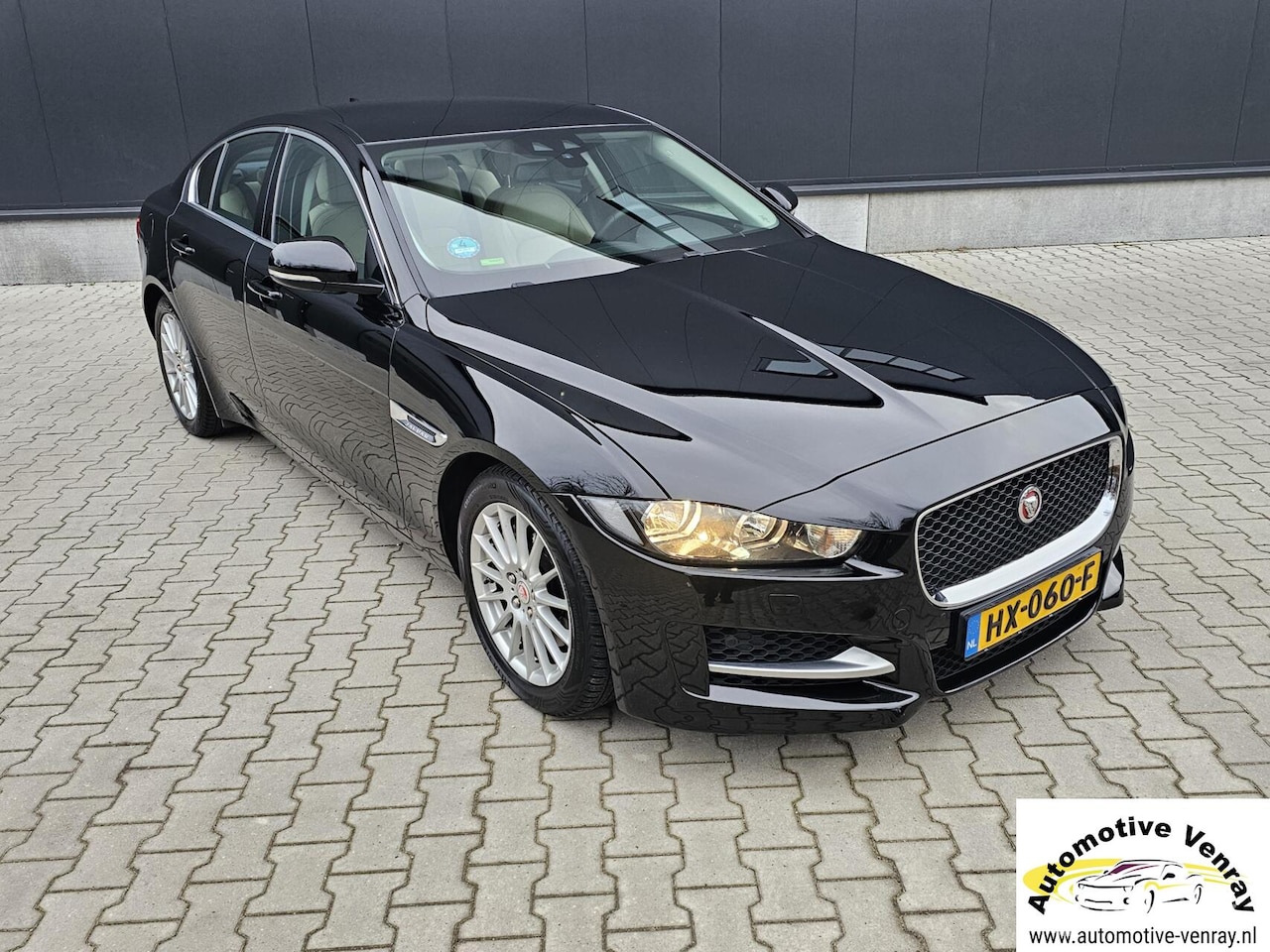 Jaguar XE - 2.0 D Portfolio Luxe, stijl en perfect onderhouden - AutoWereld.nl