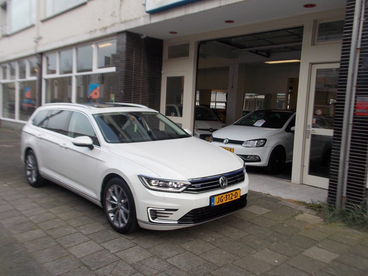 Volkswagen Passat Variant - 1.4 TSI GTE Highline NAVI  LEDER CRUISE  PDC AUTOMAAT - AutoWereld.nl