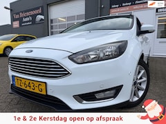 Ford Focus - 1.0 Trend Edition met parkeersensoren en navigatie en bluetooth telefoon / media en cruise